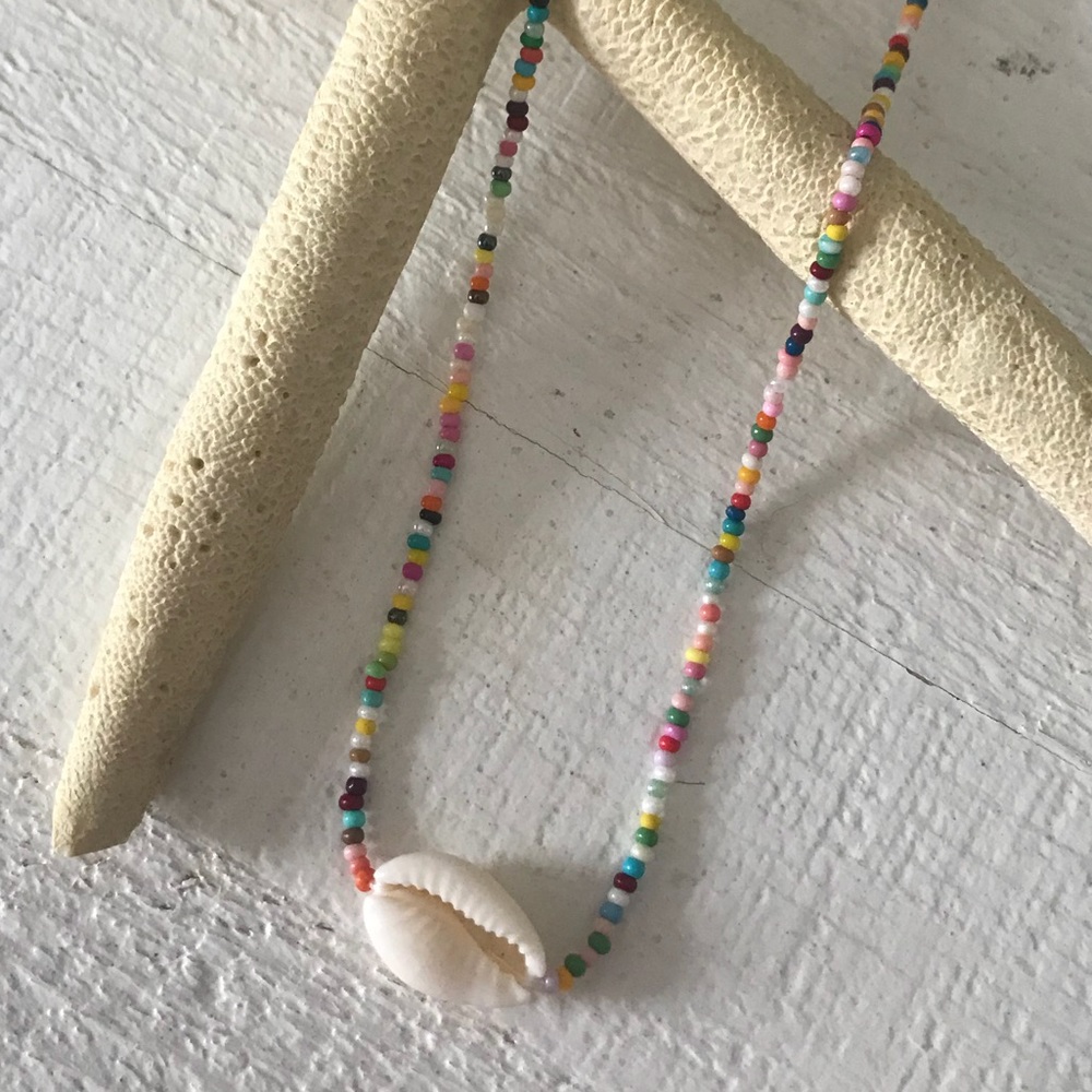 Puka Shell Necklace🐚 - Picture 3 of 4
